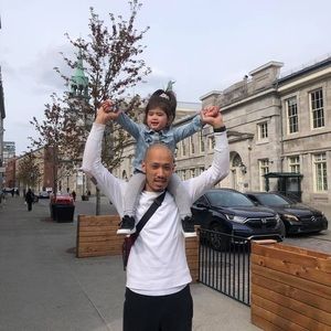 Meet your Posher, Bee